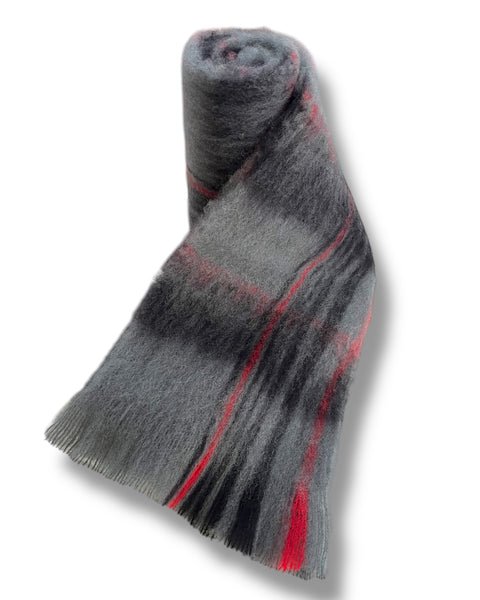 Masterweave, The Fantail House, Made in NZ, Made in Aotearoa, NZ made, Alpaca scarf, Luxury scarf, Winter scarf, The Fantail House, Grey Black check, Gift box