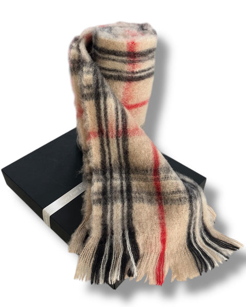 Masterweave, The Fantail House, Made in NZ, Made in Aotearoa, NZ made, Alpaca scarf, Luxury scarf, Winter scarf, The Fantail House, Fawn  check, Gift box