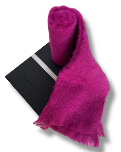 Masterweave, The Fantail House, Made in NZ, Made in Aotearoa, NZ made, Alpaca scarf, Luxury scarf, Winter scarf, The Fantail House, Fuchsia, Pink