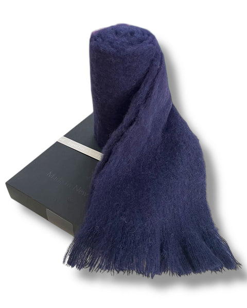Masterweave, The Fantail House, Made in NZ, Made in Aotearoa, NZ made, Alpaca scarf, Luxury scarf, Winter scarf, The Fantail House, Navy, Gift box