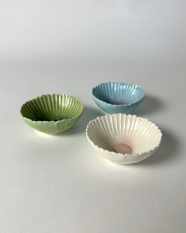 The Fantail House, Muddy Fingers, Made in NZ, Gerbera, Ceramic bowls