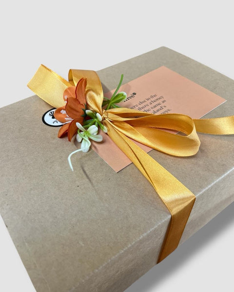 Kamahi, Honey, Gift Box, Pamper Pack, Body butter, Soap, Bath syrups, Hand cream, Made in New Zealand,
Made in Aotearoa, Honey skin care, Fantail House, Hive Honey Skincare
