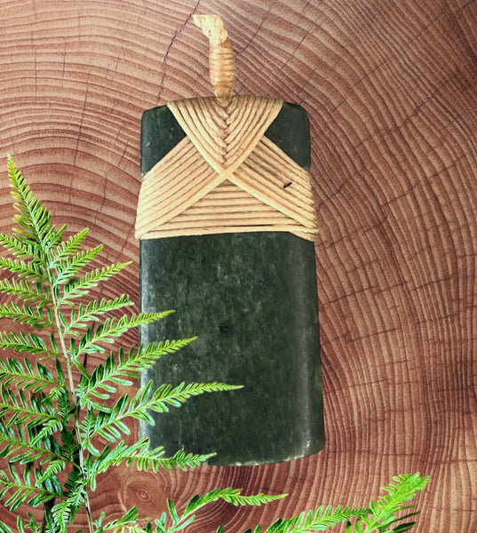Pounamu, The Fantail House, Donna Summers, Toki, Greenstone, Hand carved , Made in New Zealand