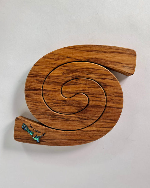 Rimu, Table Mat, Paua, NZ map Romeyn, NZ made, Wood, The Fantail House