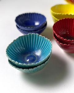 The Fantail House, Muddy Fingers, Made in NZ, Gerbera, Ceramic bowl, turquoise
