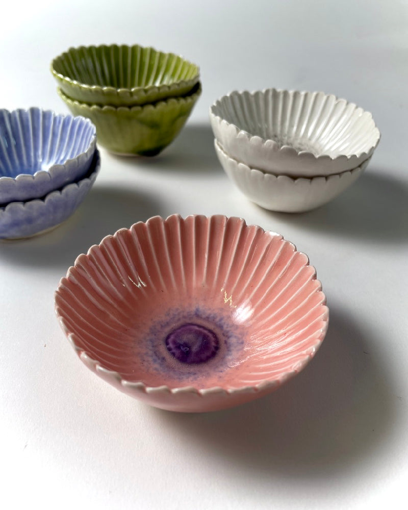 The Fantail House, Muddy Fingers, Made in NZ, Gerbera, Ceramic bowls, pink