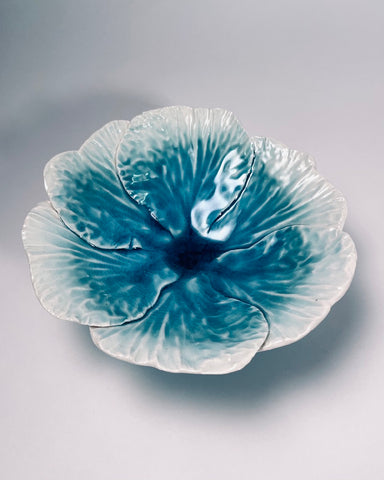 https://www.thefantailhouse.co.nz/cdn/shop/products/Hibiscus_Bowl_ceramic_blue_5_large.jpg?v=1661332095